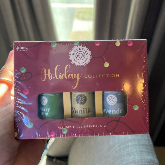 Essential Oils Holiday Collection - Picture 1 of 2